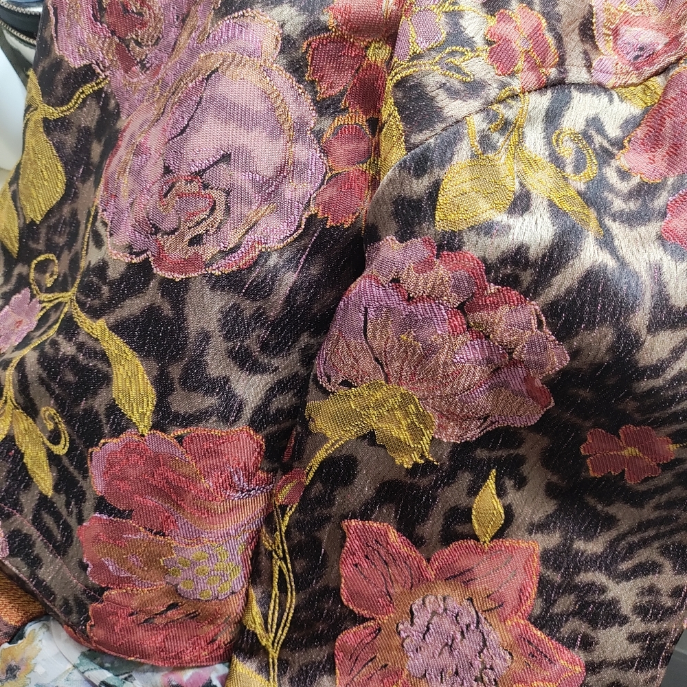 COLD Water gorgeous blazer top - Picture 4 of 5